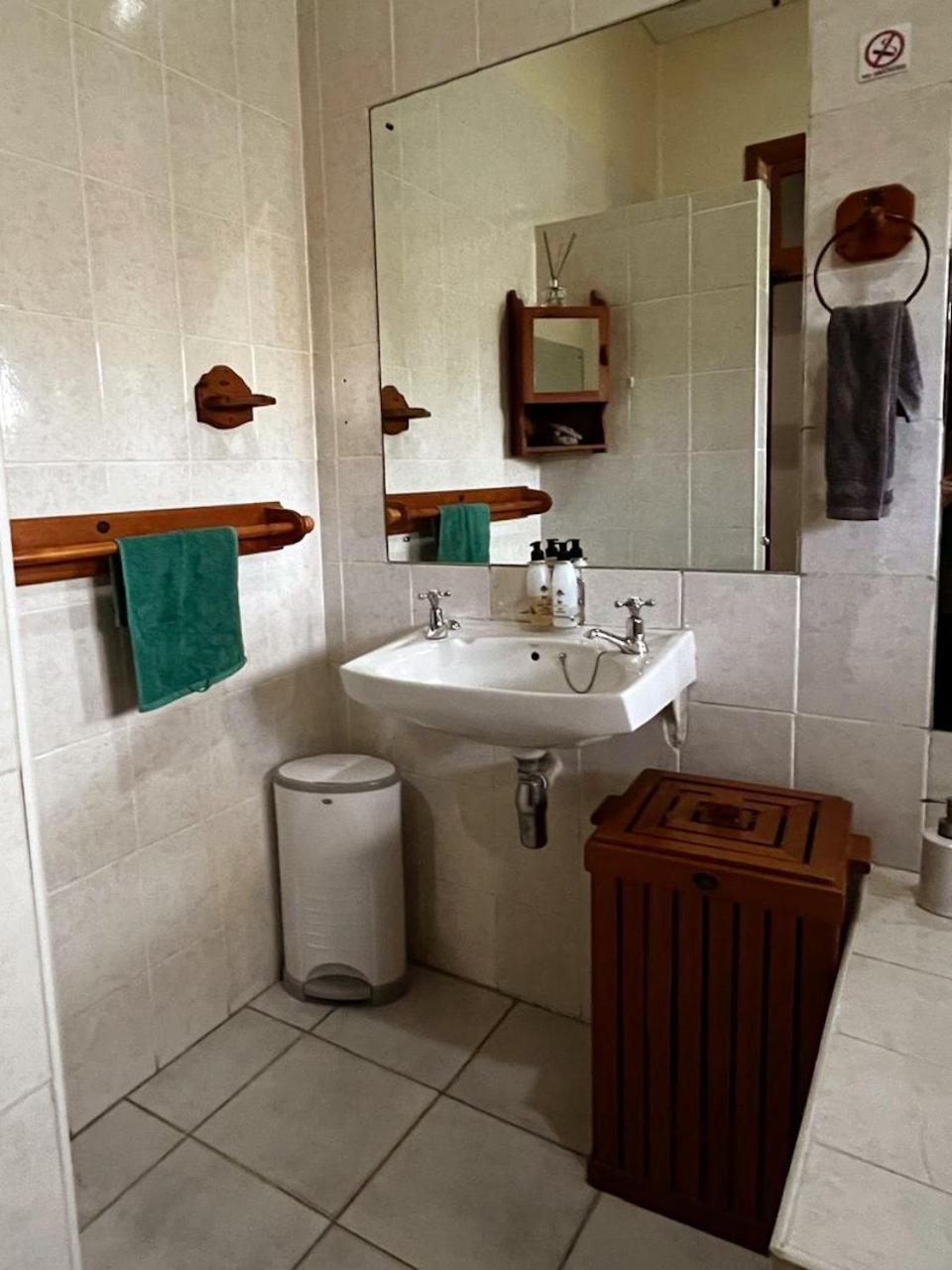 Bleu Bird Guesthouse Durban Exterior photo