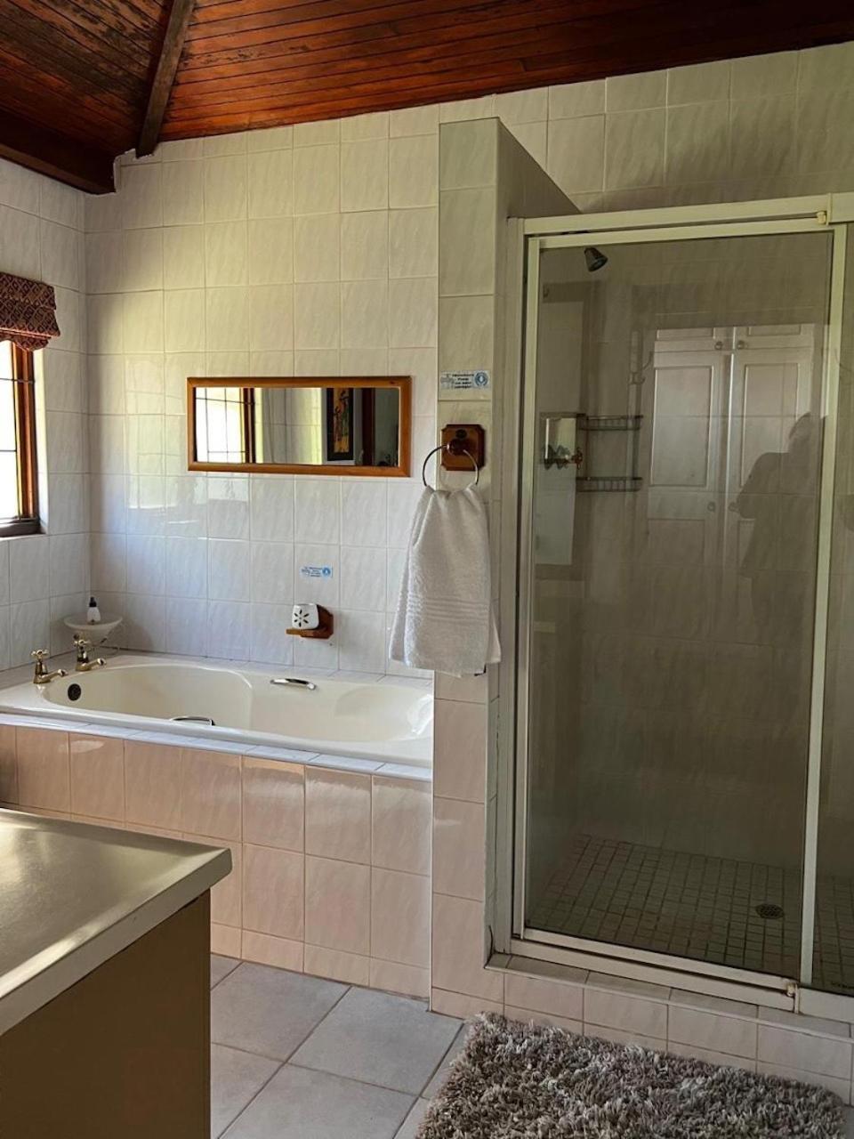 Bleu Bird Guesthouse Durban Exterior photo